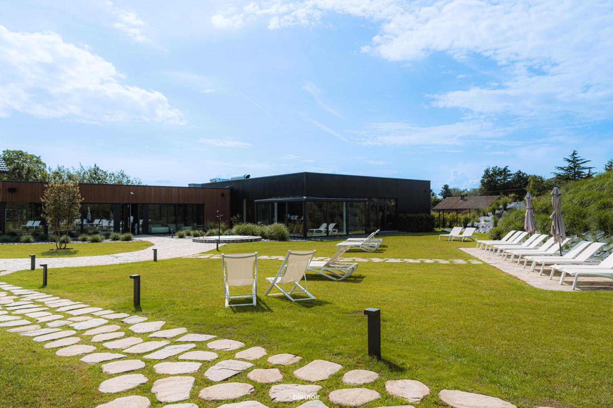 Domaine Des Thermes Awans Exterior photo